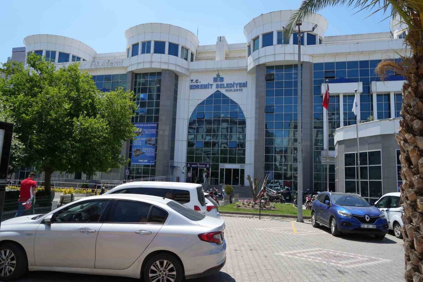 Balıkesir’de CHP’li Edremit Belediyesi’ne bağlı Yapı Kontrol Müdürlüğü’nde usulsüzlük yapıldığı