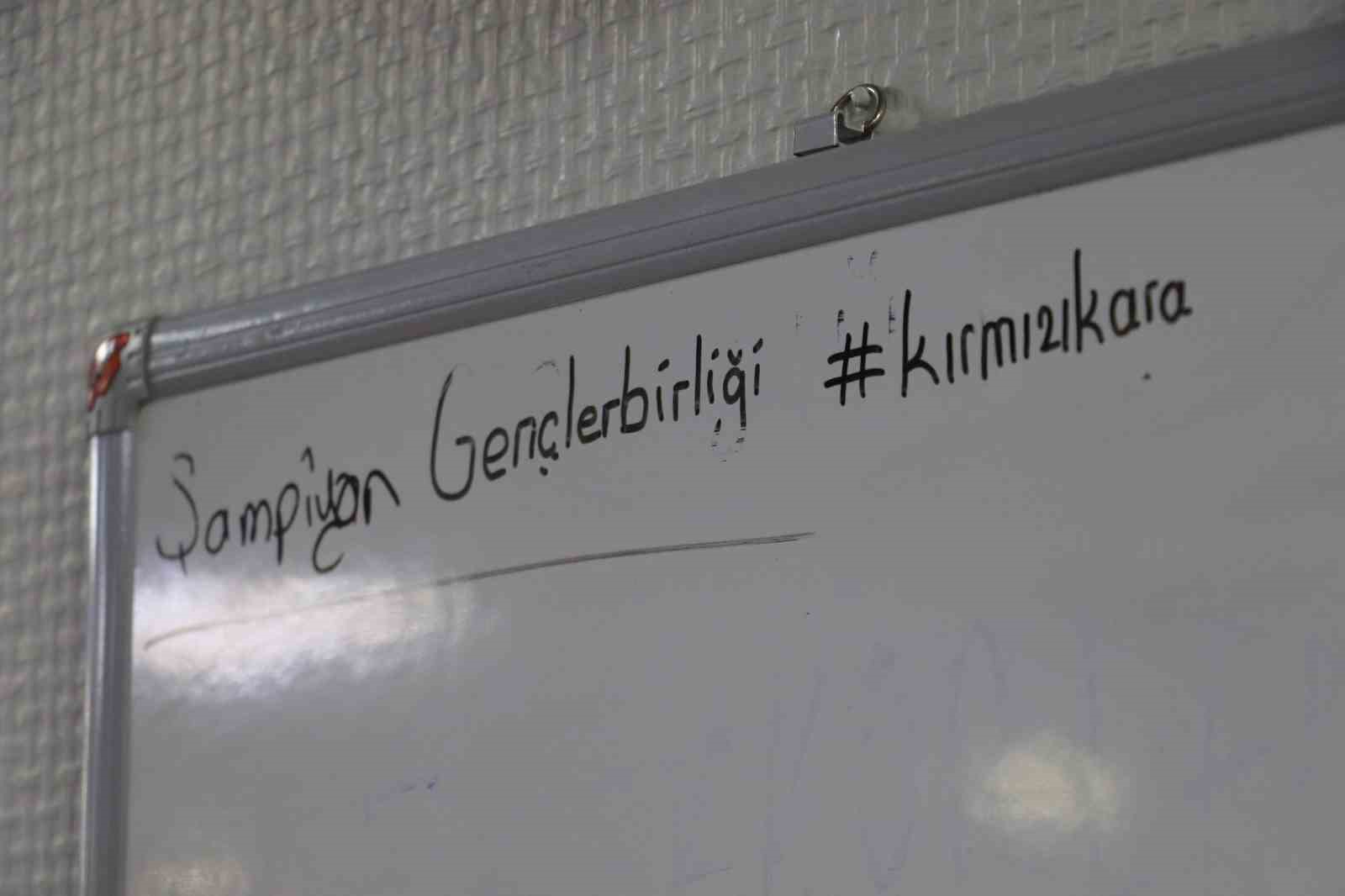 Gençlerbirliği Sportif Direktörü Ali Ekber Düzgün, kaleci hariç her bölge