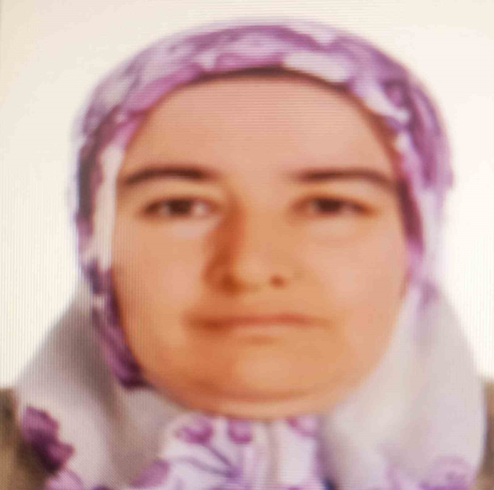 Ankara’nın Polatlı ilçesinde bir kadın sabah saatlerinde cam sildiği sırada