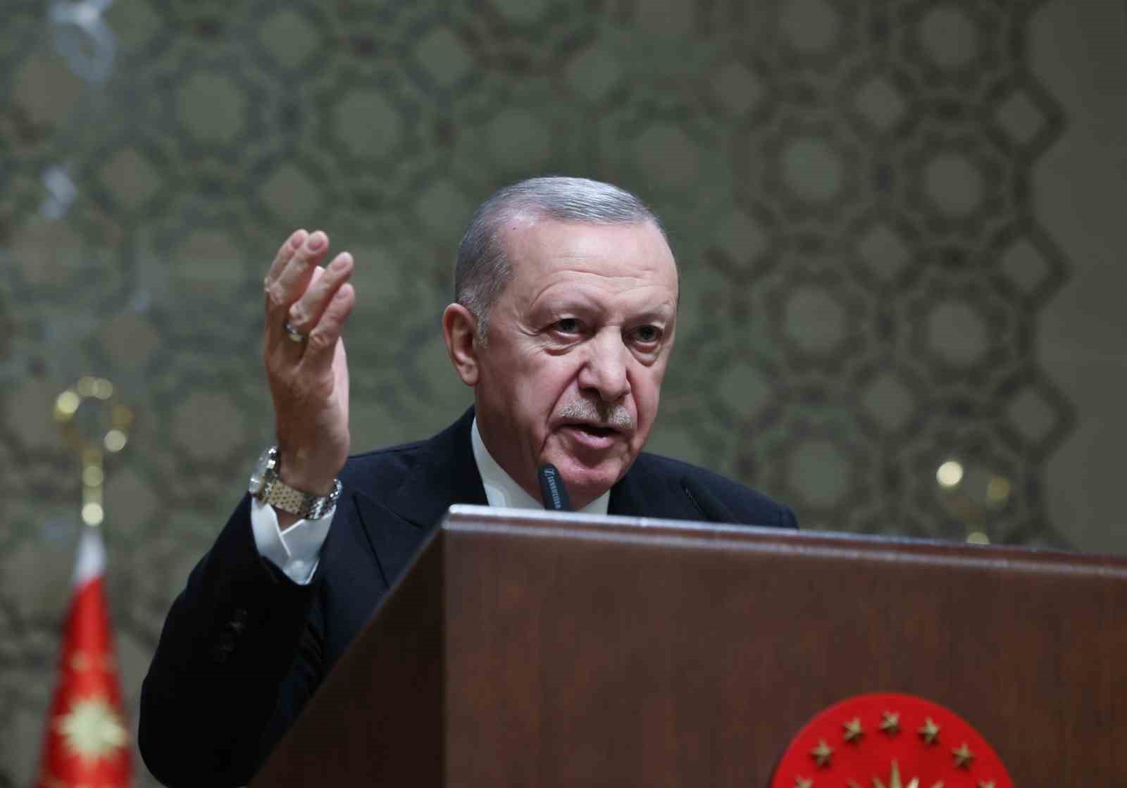 Cumhurbaşkanı Recep Tayyip Erdoğan, “Görevini ve yetkisini kötüye kullanan, milletin