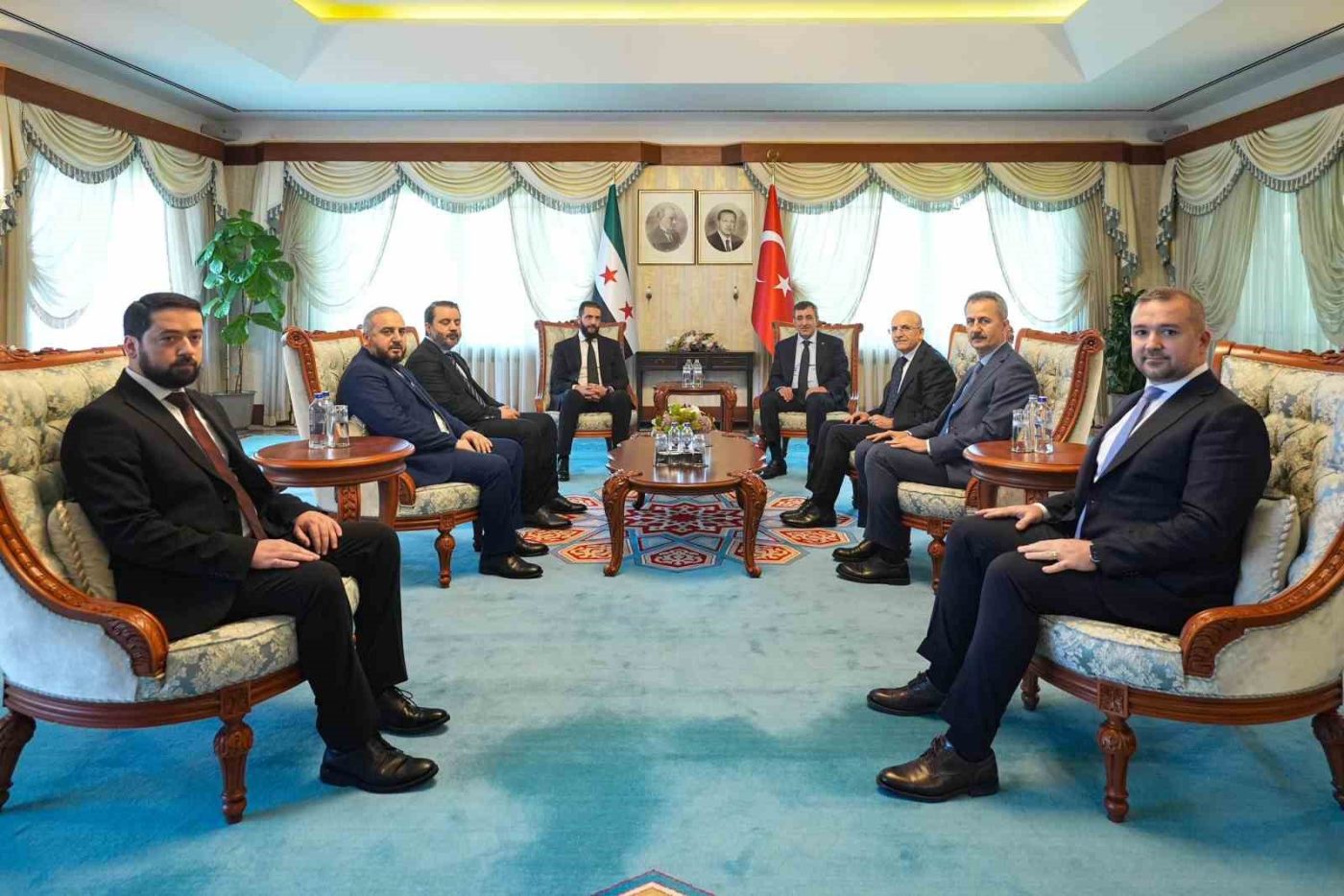 Cumhurbaşkanı Yardımcısı Cevdet Yılmaz, Suriye Cumhurbaşkanı Ahmed Şara ile görüştü.