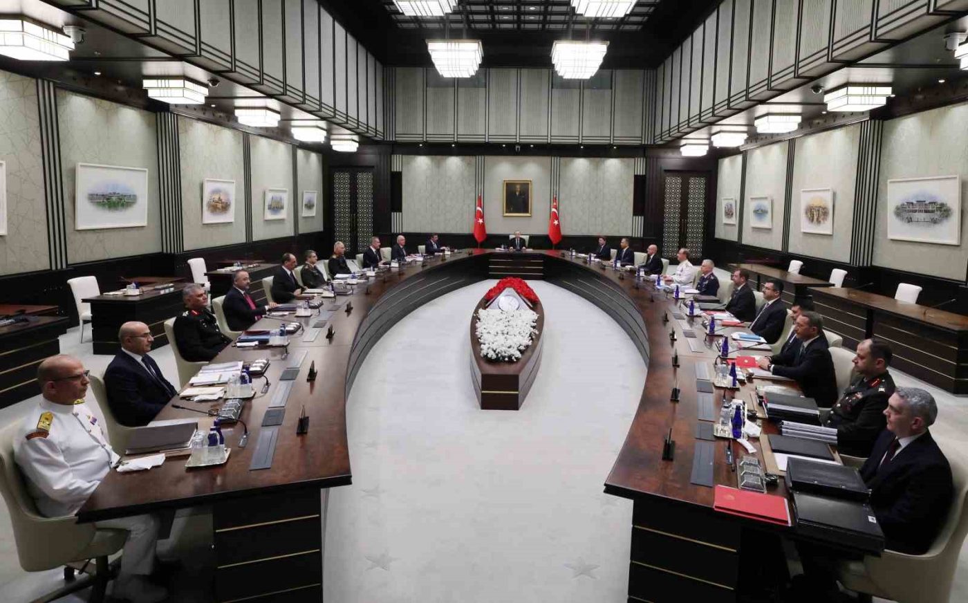 Milli Güvenlik Kurulu (MGK) toplantısının ardından yayımlanan bildiride, “Terörsüz Türkiye