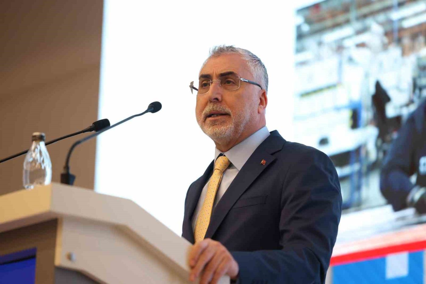 Çalışma ve Sosyal Güvenlik Bakanı Vedat Işıkhan, “Türkiye genelinde 10