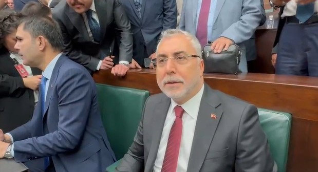 ANKARA (İHA) – Çalışma ve Sosyal Güvenlik Bakanı Vedat Işıkhan,