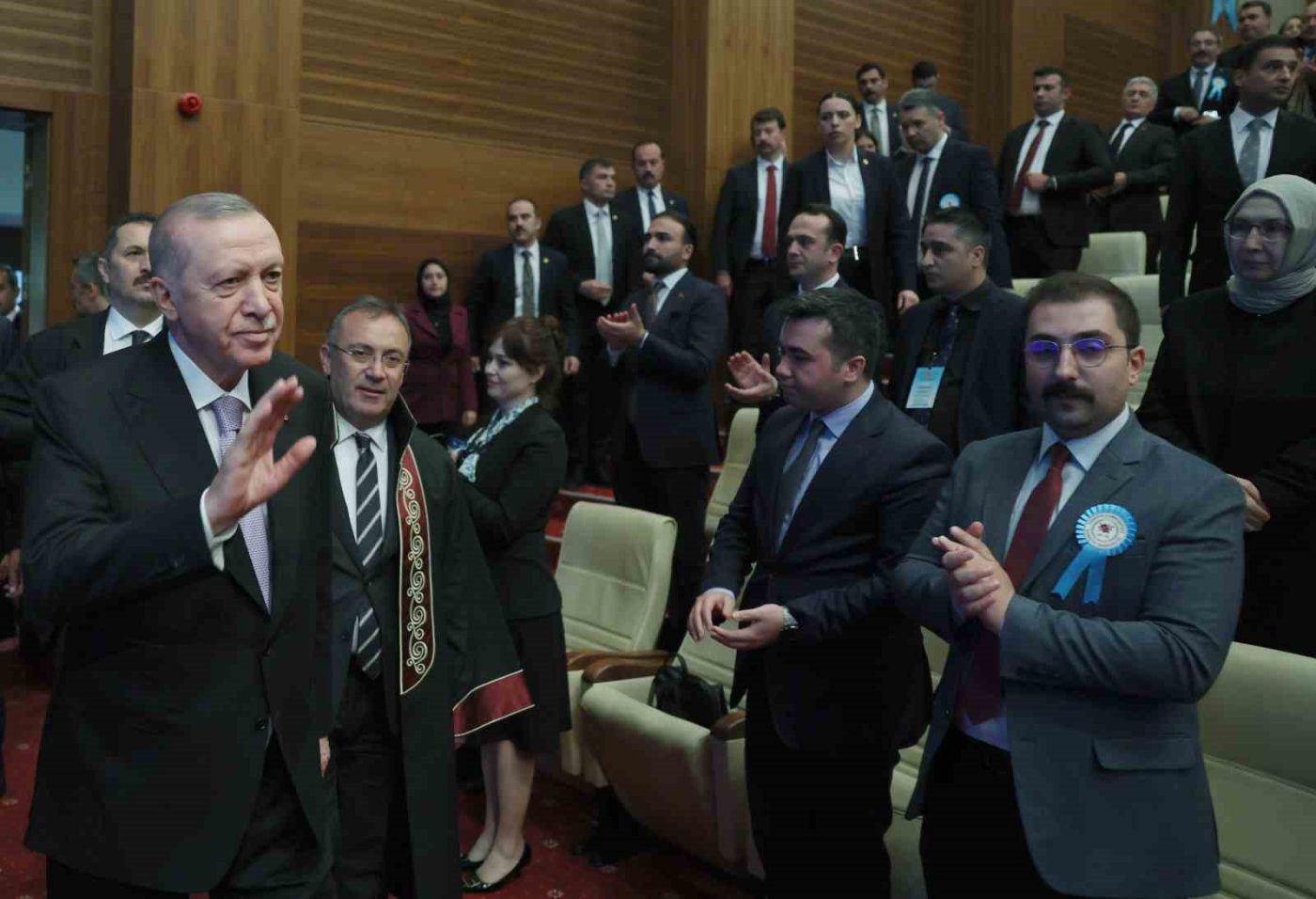 Cumhurbaşkanı Recep Tayyip Erdoğan, “Suç işleyenlerin, suçta kibirlenenlerin, kendini yasadan,