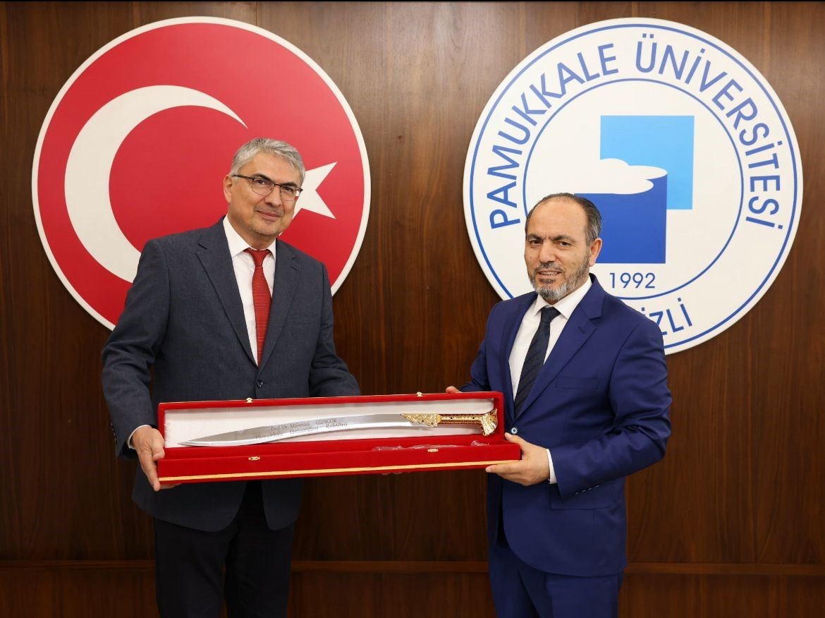 Üniversite İdari Personel Sendikası (ÜNİPERSEN) heyeti, üniversitelerde görev yapan idari