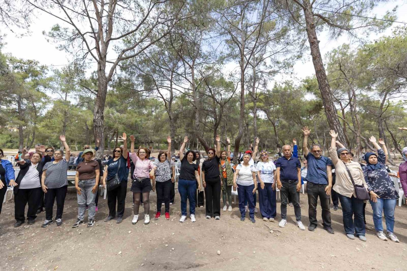 Mersin’de vatandaşlar ’Sağlık İçin Hareket Et Günü’nde doğada buluştu. Toplum