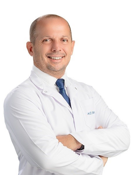 Medikal Onkolog Doç. Dr. Gürbüz Görümlü, alkolün bağırsak bakterilerini değiştirerek