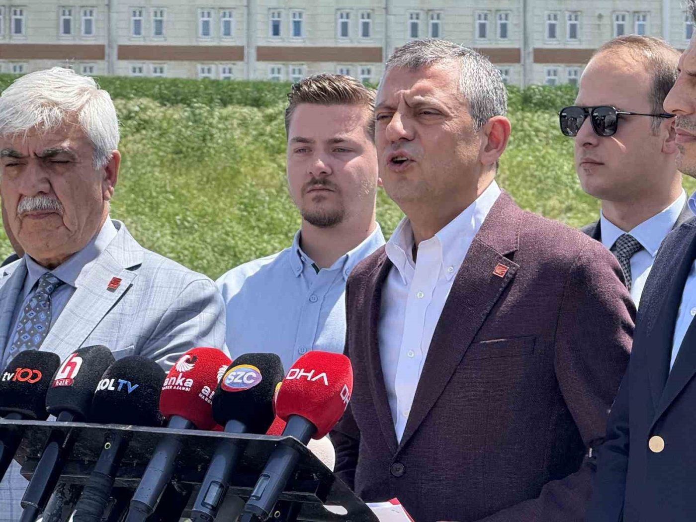 CHP Genel Başkanı Özgür Özel, cezaevinde tutuklu bulunan Ekrem İmamoğlu’nun