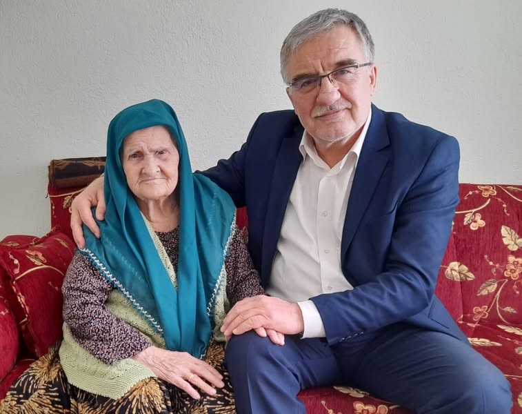 Balıkesir’de haber muhabirliği ve spikerlik yapan gazeteci Ramazan Karaca’nın annesi