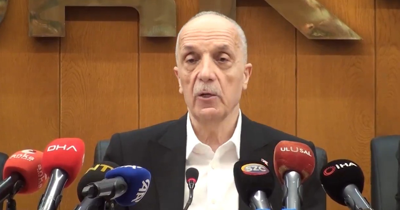 Türkiye İşçi Sendikaları Konfederasyonu (TÜRK-İŞ) Genel Başkanı Ergün Atalay, Kamu