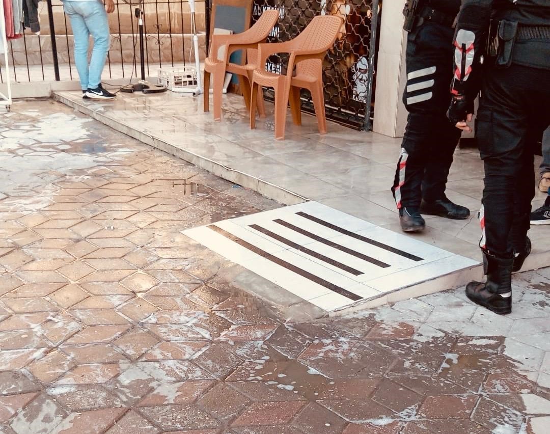 Ankara’nın Sincan ilçesinde bir kişi, tartıştığı arkadaşını bıçakla yaraladı.  