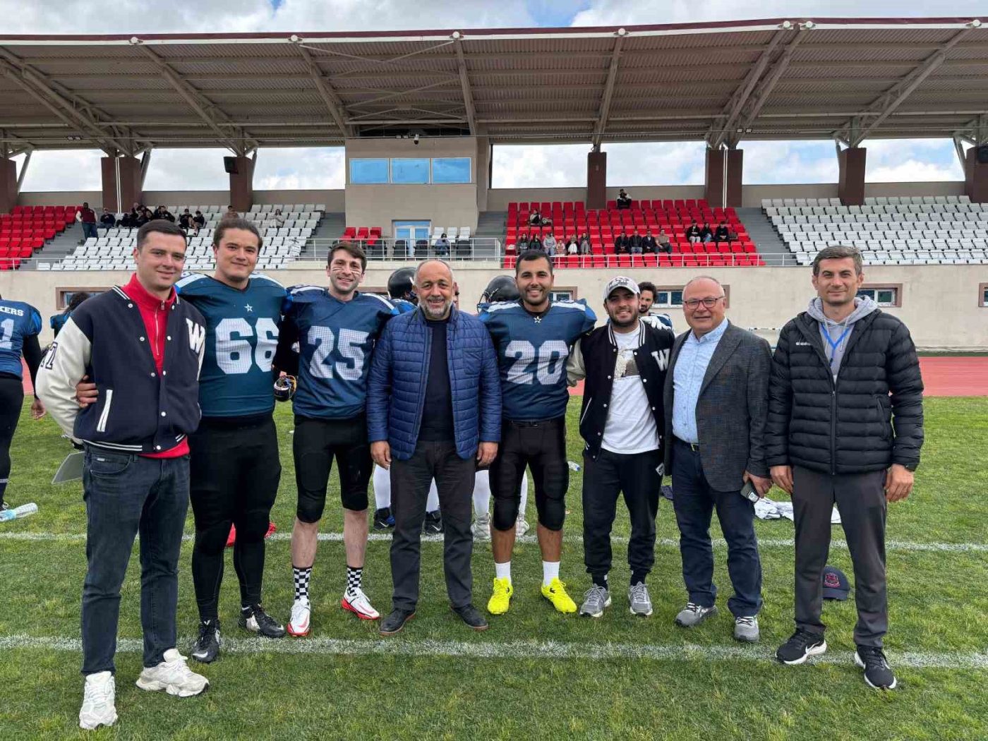 Afyonkarahisar Kocatepe Spor Kompleksi’nde düzenlenen 2. Lig Korumalı Futbol müsabakasında,