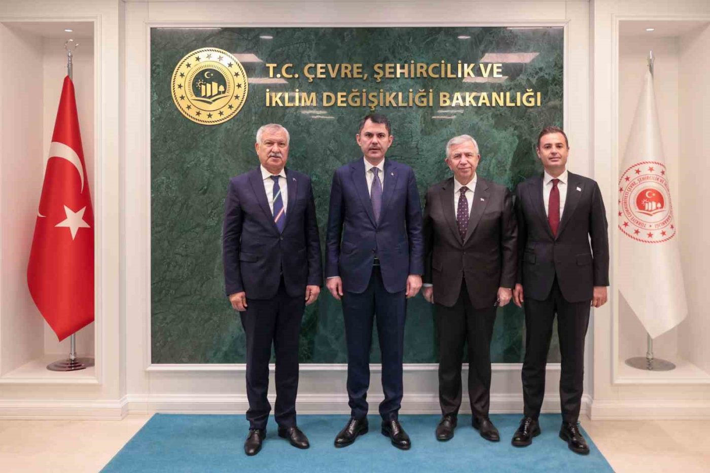 Çevre, Şehircilik ve İklim Değişikliği Bakanı Murat Kurum, 3 belediye