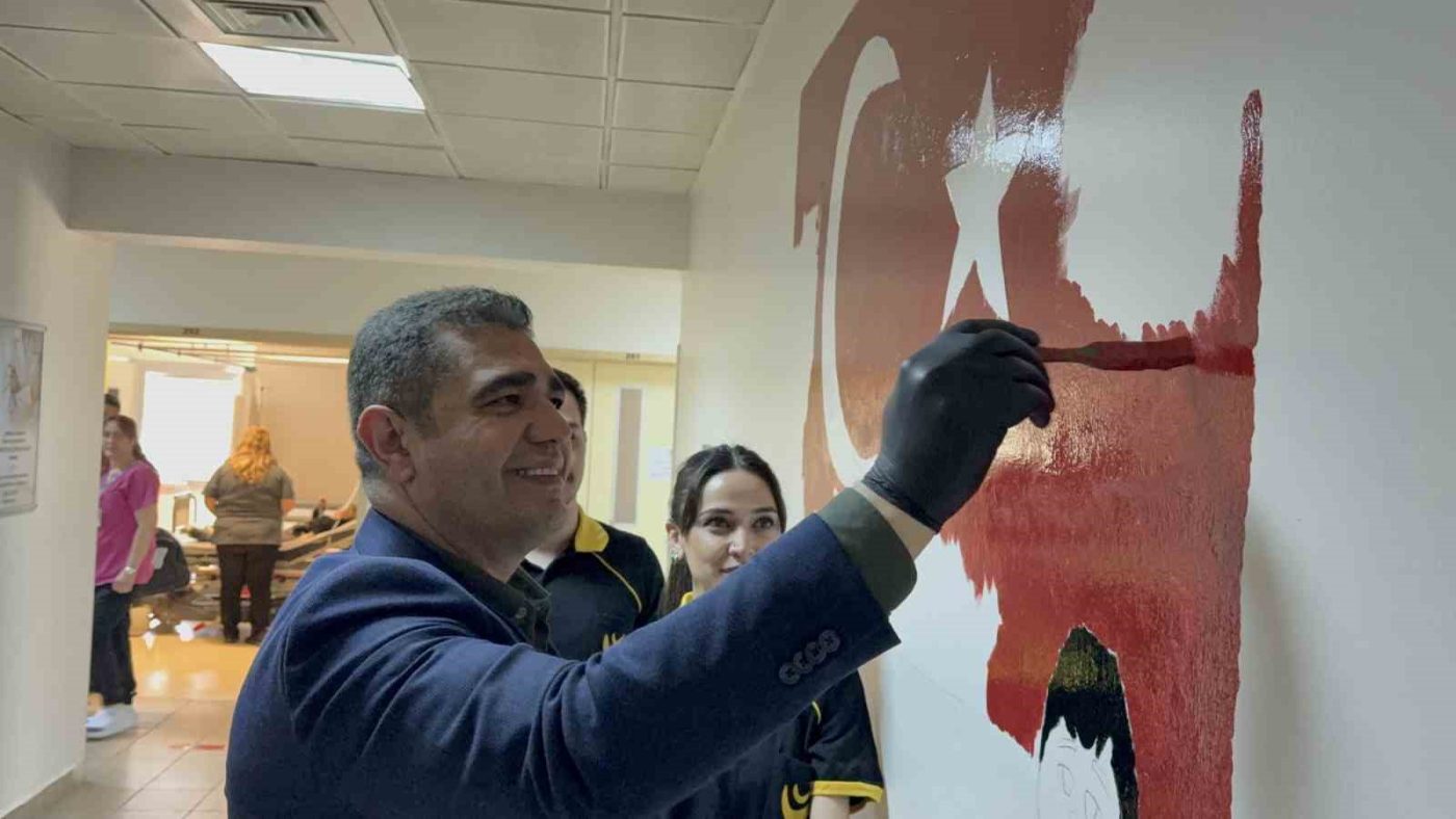 Düzce’de çocukların hastane korkusuna aşabilmeleri için Düzce Üniversitesi öğrencileri kolları