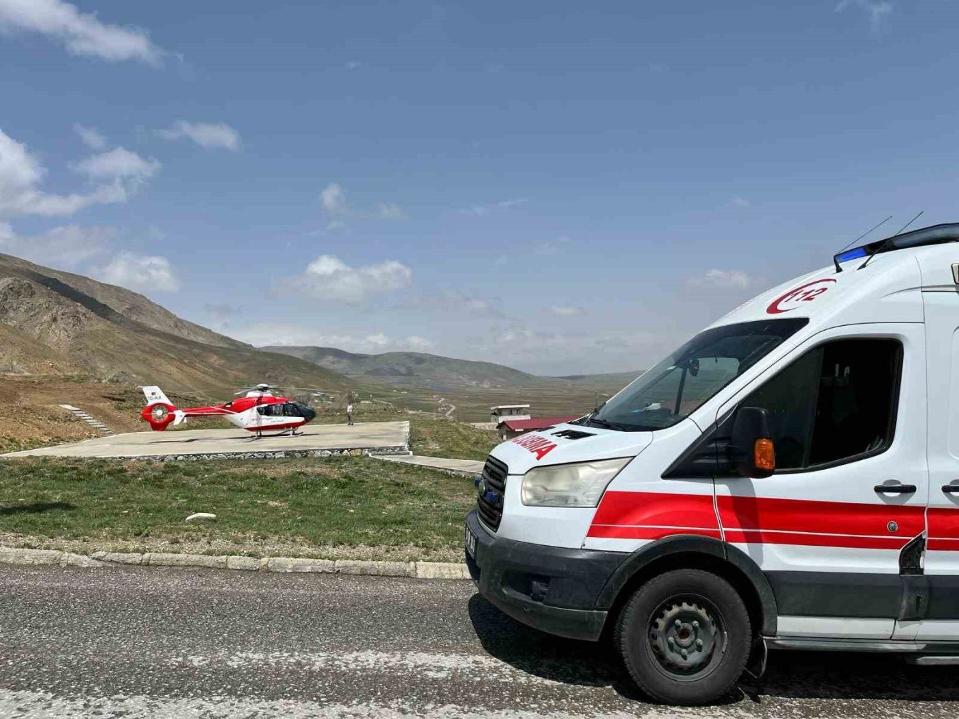 Van’ın Başkale ilçesinde geçirdiği trafik kazası sonucu kafa travması geçiren