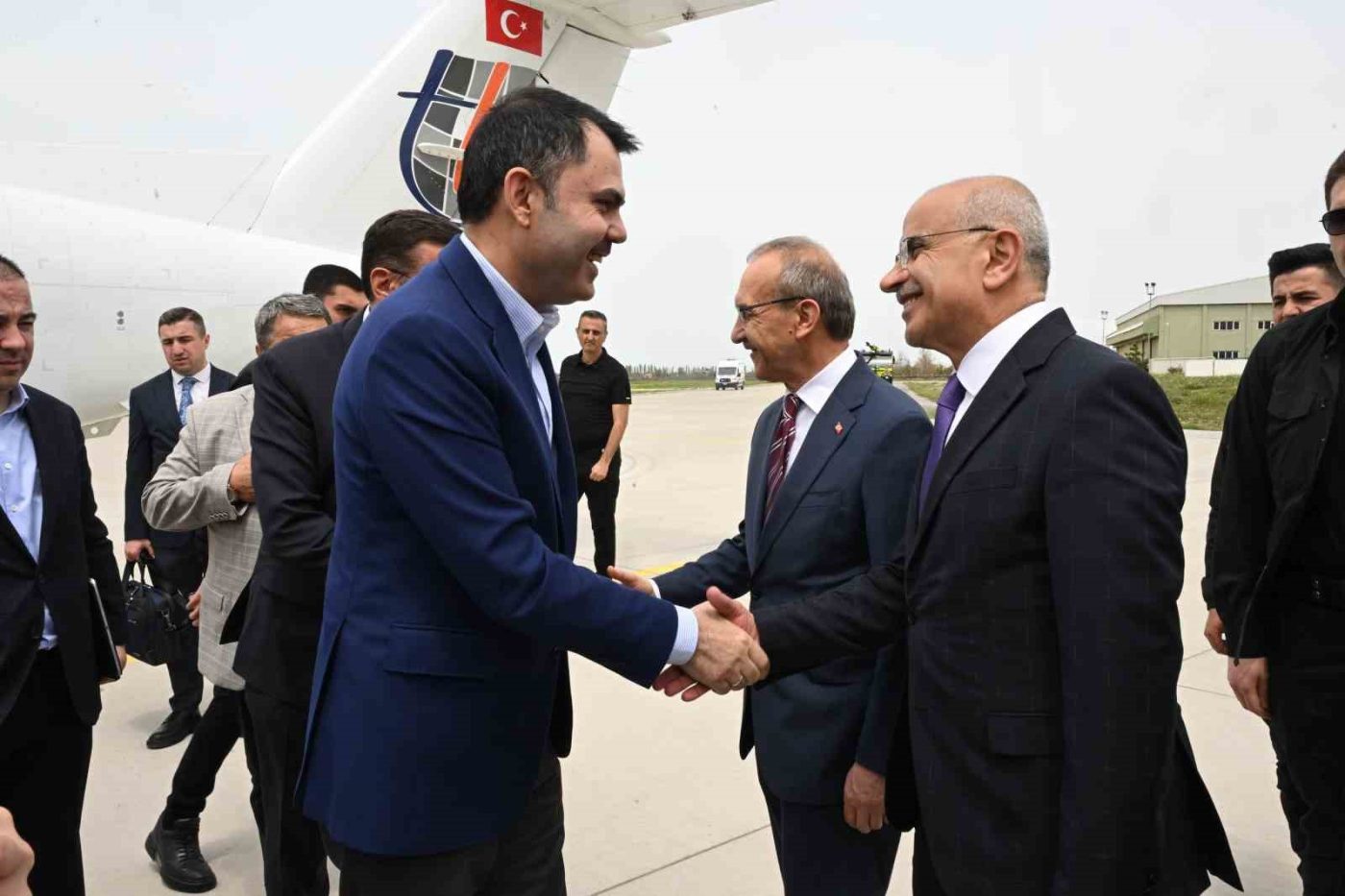 Çevre Şehircilik ve İklim Değişikliği Bakanı Murat Kurum, deprem bölgesi