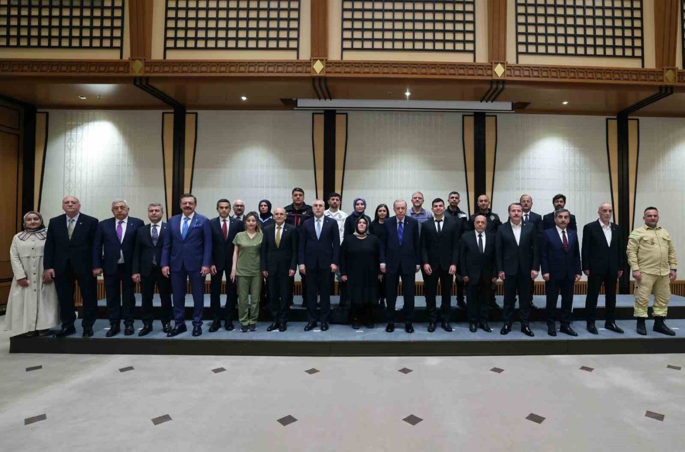 Cumhurbaşkanı Recep Tayyip Erdoğan, emeklerini alın teriyle bereketlendiren çalışanların haklarını