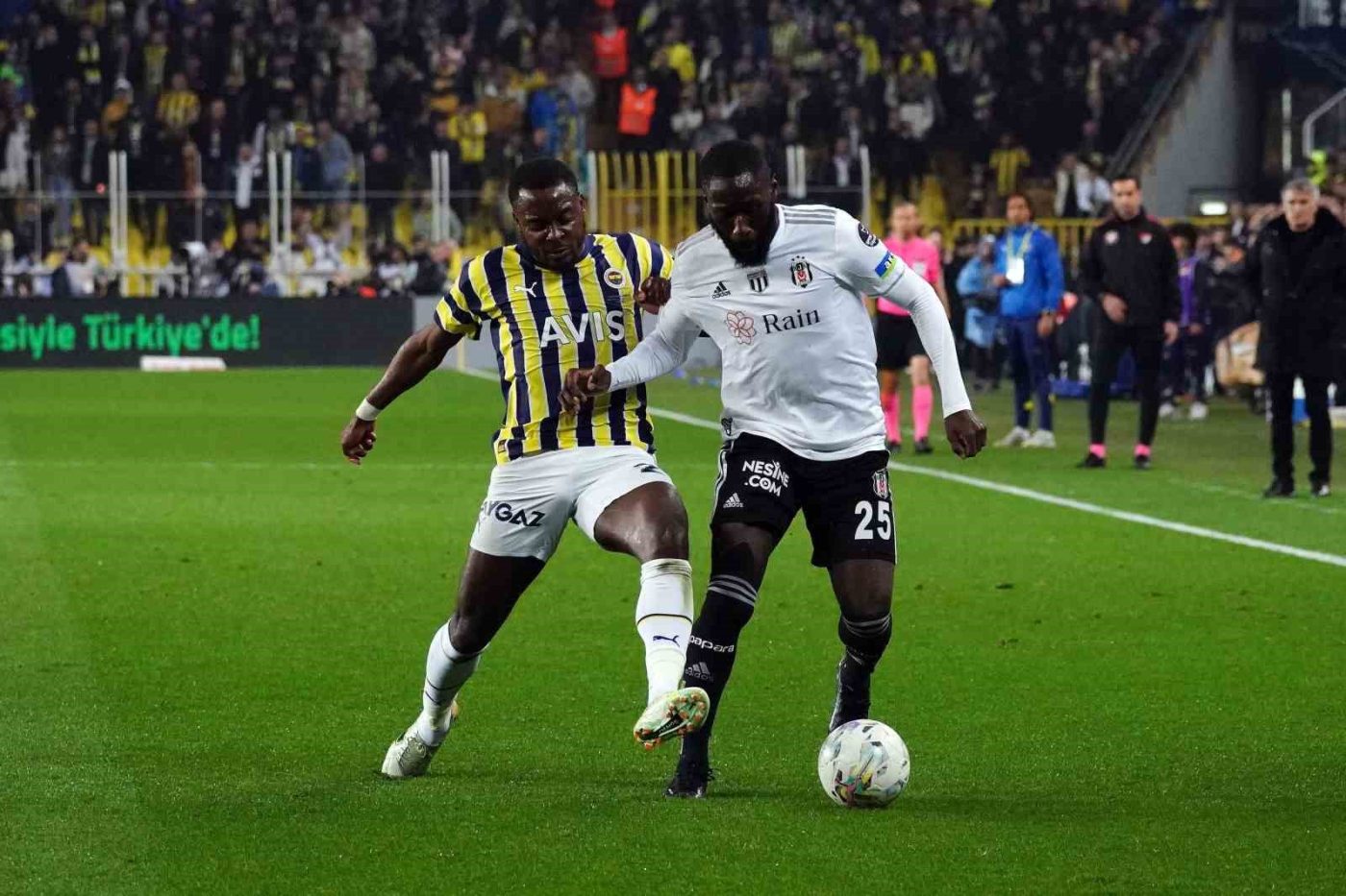 Fenerbahçe ile Beşiktaş, Trendyol Süper Lig’de 4 Mayıs Pazar günü