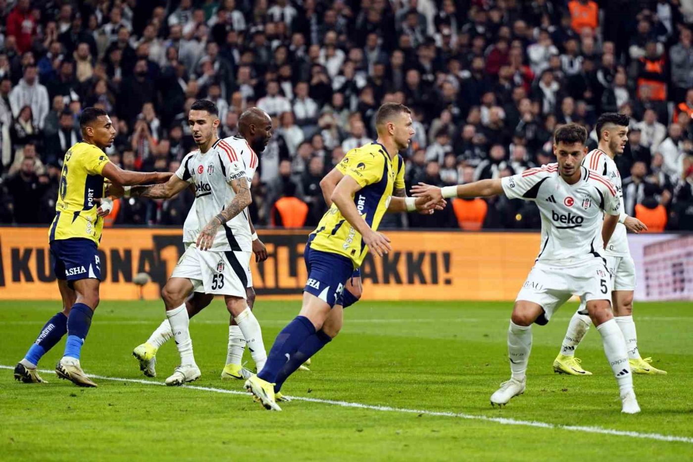 Fenerbahçe ile Beşiktaş arasında oynanacak derbide her iki takımın kadro