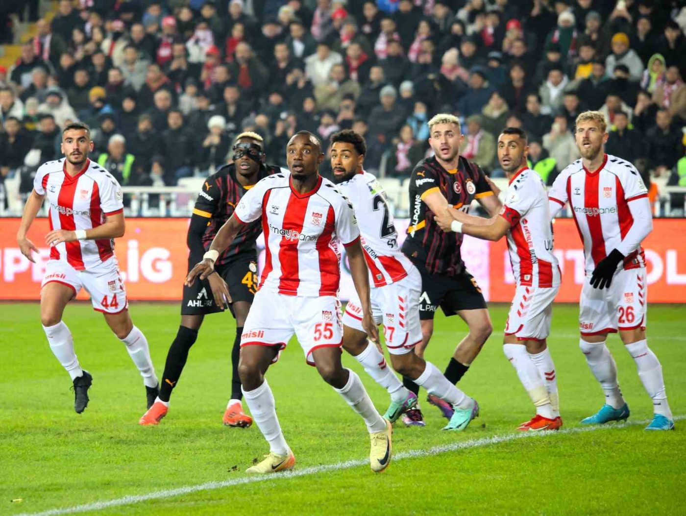 Galatasaray, Trendyol Süper Lig’in 34. haftasında yarın evinde oynayacağı Sivasspor