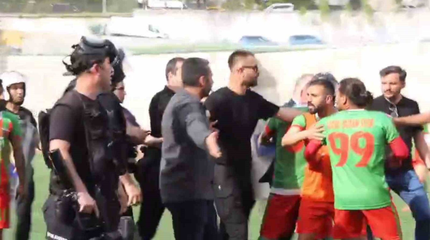 Şırnak’ta oynanan Amatör Lig Play-Off mücadelesinde Cizre Botanspor ile Silopigücü