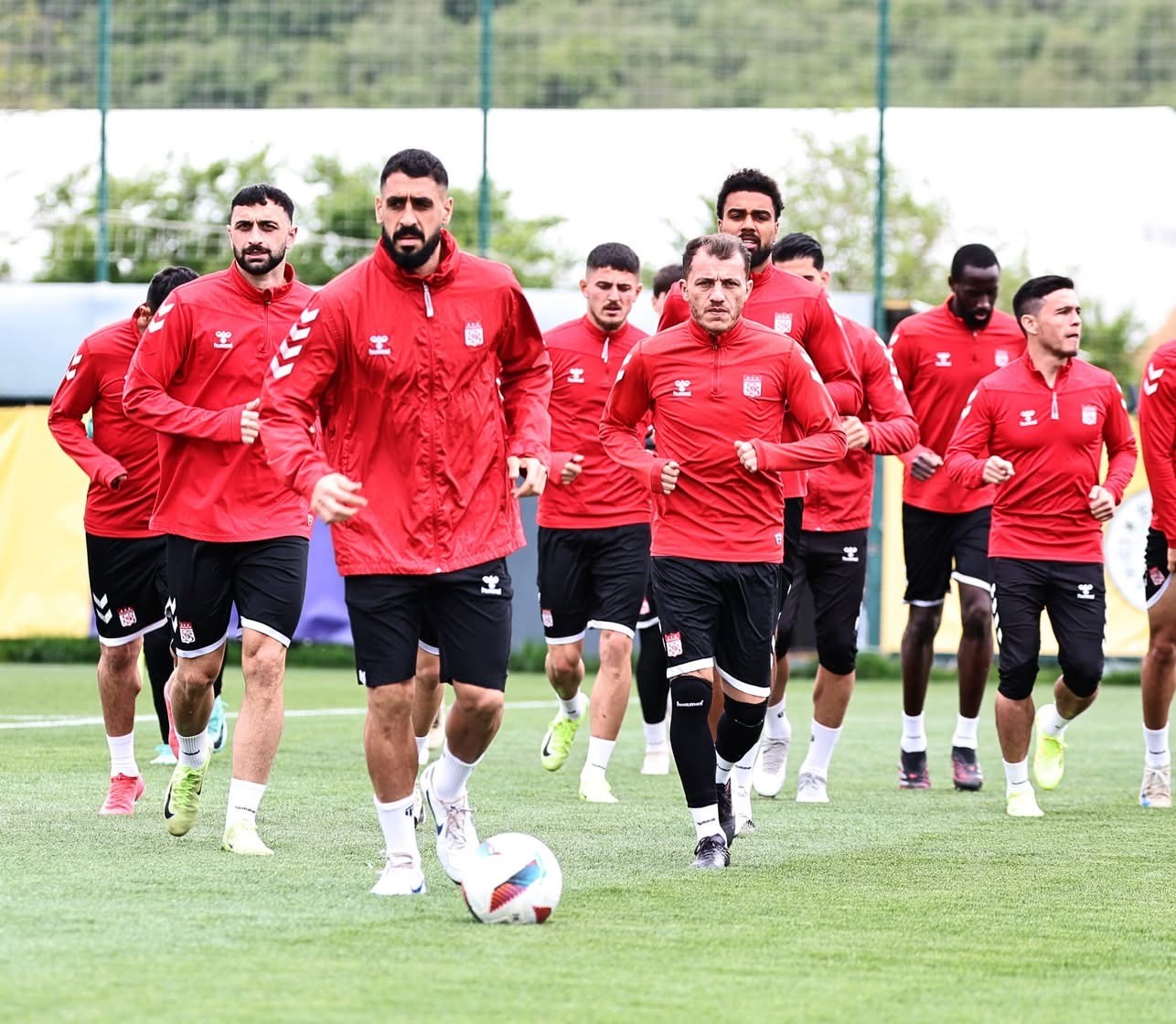 Trendyol Süper Lig’in 34. hafta maçında yarın deplasmanda Galatasaray ile