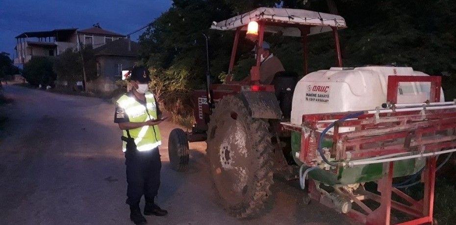 BALIKESİR’DE JANDARMADAN RADARLA HIZ KONTROLÜ