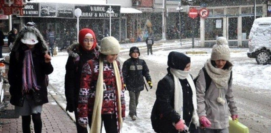 Dursunbey’de yoğun kar yağışı