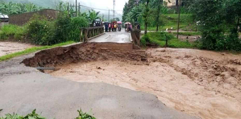 RUANDA’DA SEL 65 ÖLÜ