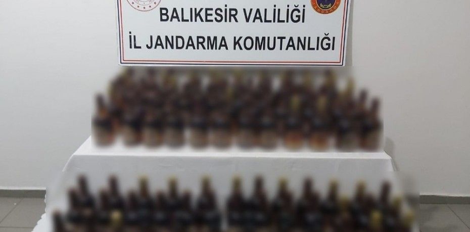 AYVALIK’TA JANDARMA KAÇAK İÇKİ SATICILARINA ACIMADI