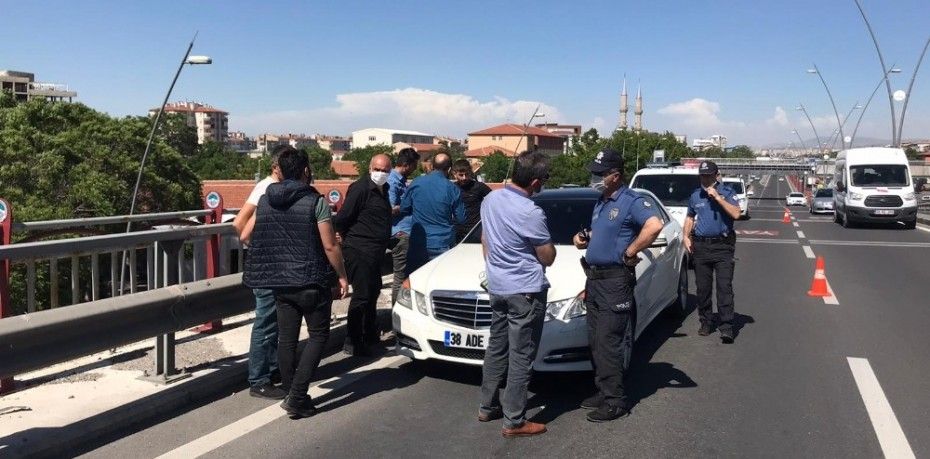 Kayseri’de bir otomobile kaza