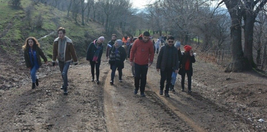 PROTOKOL VE ÖĞRENCİLER DOĞA YÜRÜYÜŞÜ YAPTI