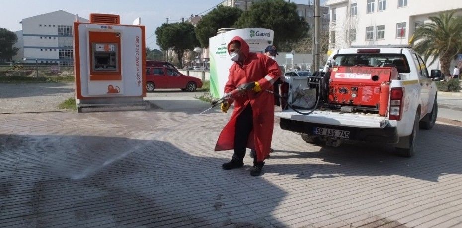 BURHANİYE’DE DEZENFEKSİYON ÇALIŞMALARINA İTFAİYE DESTEĞİ