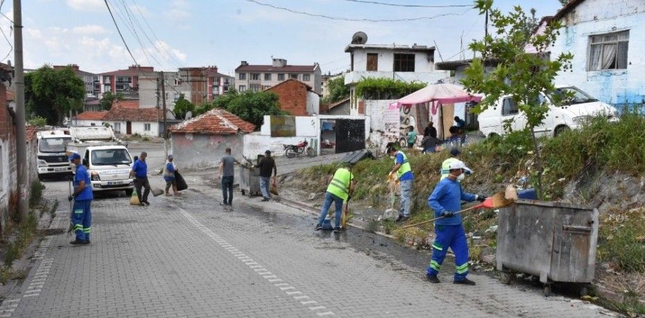 EDREMİT BELEDİYESİ’NDEN GENİŞ KAPSAMLI TEMİZLİK