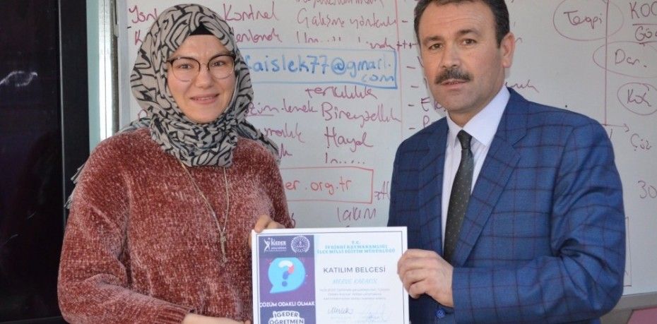 İVRİNDİ’ DE ÇÖZÜM ODAKLI KOÇLUK BELGE DAĞITIM TÖRENİ