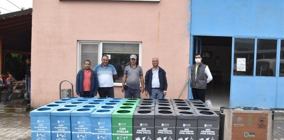 BALIKESİR BÜYÜKŞEHİR BELEDİYESİ, 20 İLÇEYE İÇ MEKAN GERİ DÖNÜŞÜM KUTUSU DAĞITTI