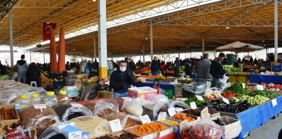 AYVALIK’TA PERŞEMBE GÜNLERİ KURULAN KUZEY EGE’NİN EN BÜYÜK SEMT PAZARI SALGIN SÜRESİNCE KURULMAYACAK