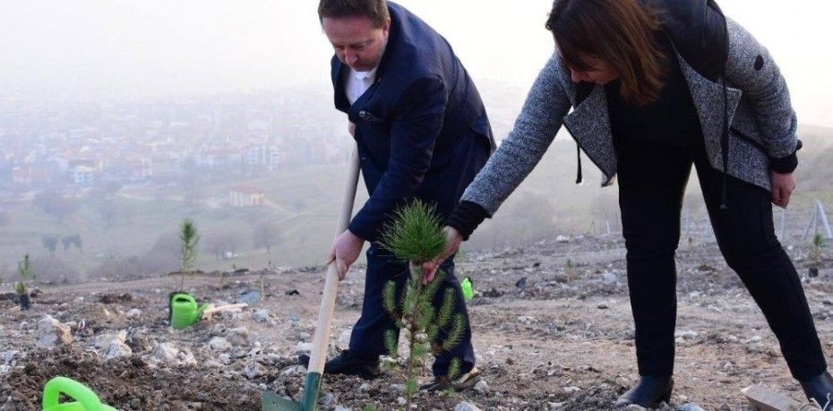 KARESİ’DE BİR BEBEK BİR FİDAN HATIRA ORMANI YEŞERİYOR