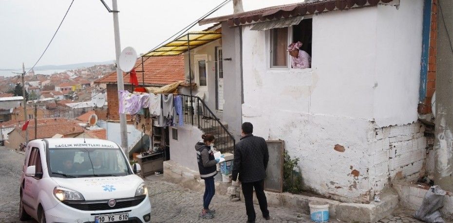 Balıkesir’in Ayvalık ilçesinde, dünyayı