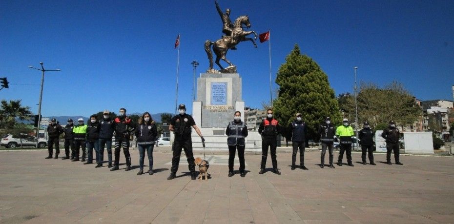 POLİSLERDEN EVDE KALANLARA TEŞEKKÜR KLİBİ