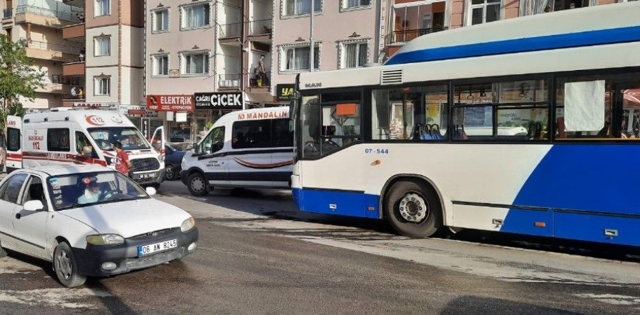 BAŞKENT’TE KAMYON EGO OTOBÜSÜNE ÇARPTI