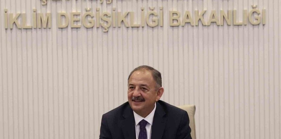 BAKAN ÖZHASEKİ ‘DEPREM BÖLGESİNDE ŞEHİRLERİMİZİ BİRLİKTE İNŞA EDİYORUZ’