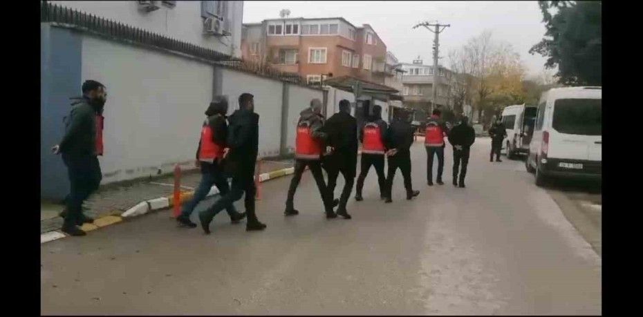 BALIKESİR’DE 6 ARANAN ŞAHIS YAKALANDI