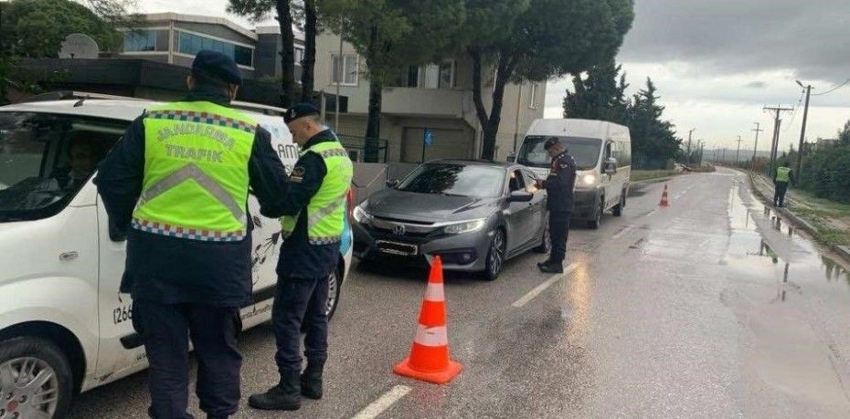 BALIKESİR’DE JANDARMA ARANAN 7 ŞAHSI YAKALADI