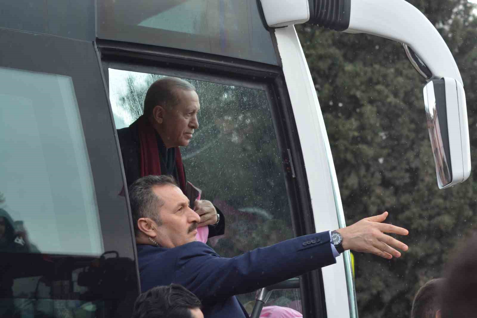 Cumhurbaşkanı Erdoğana Balıkesi̇rde Sıcak Karşılama