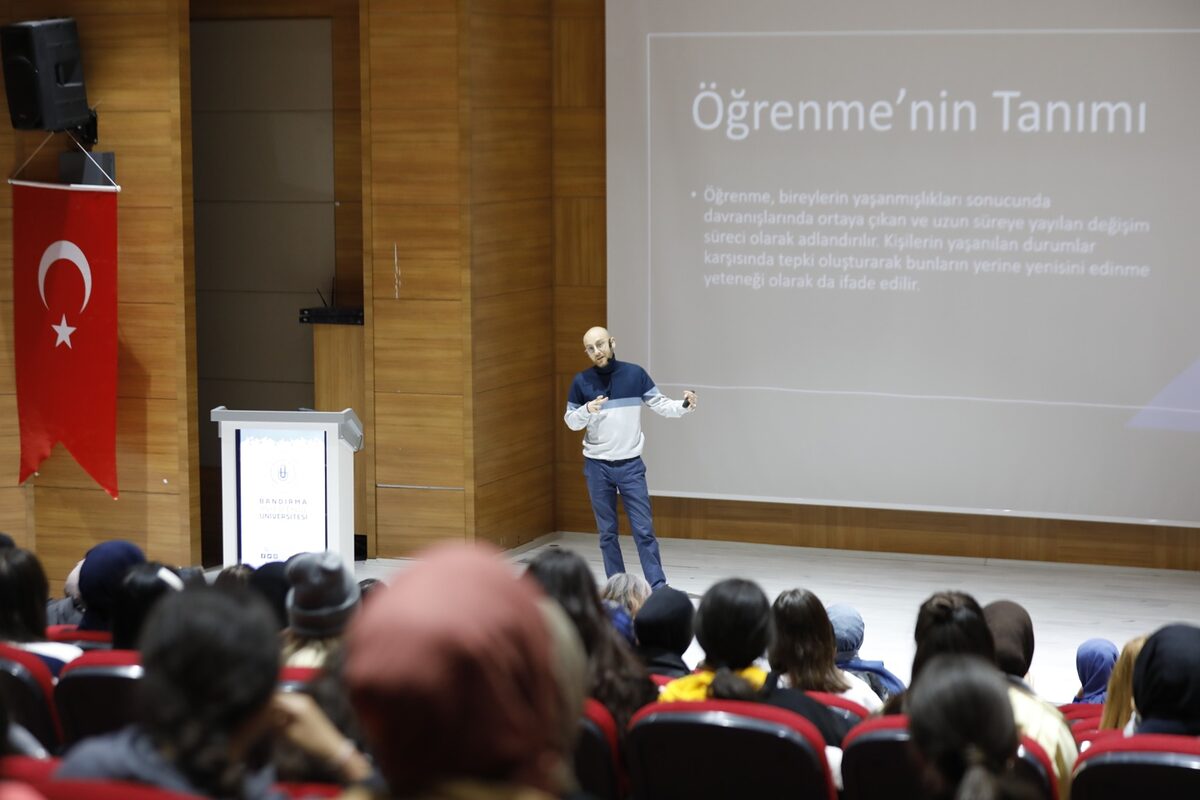 “Türkiye Yüzyılının Başında” seminer