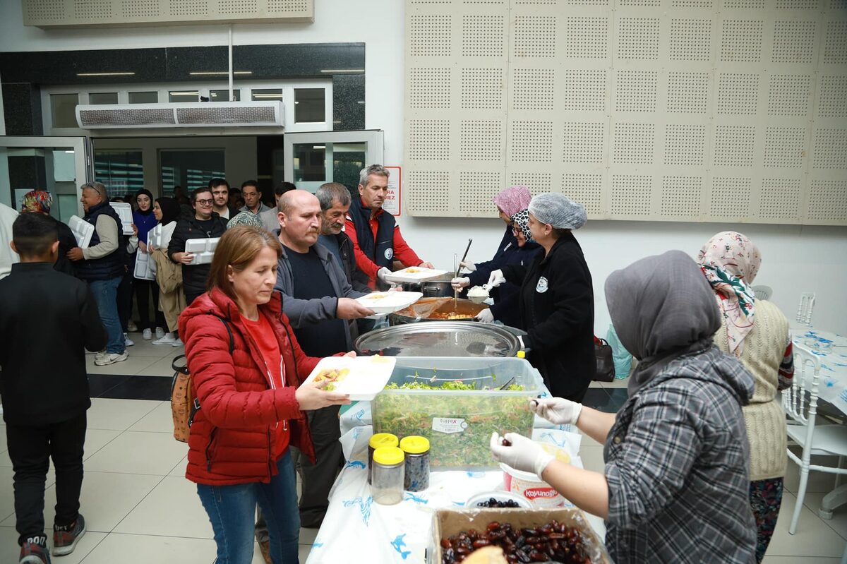 Burhaniye Belediyesi'nin düzenlediği geleneksel