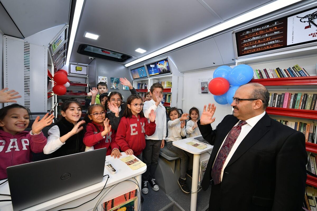 Balıkesir Valisi İsmail Ustaoğlu,