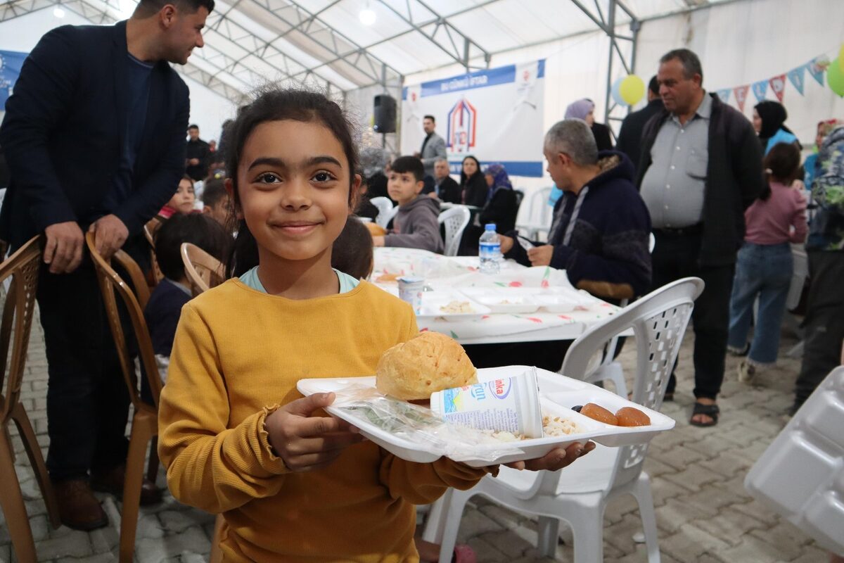 Ramazan ayıyla birlikte yardımlarını